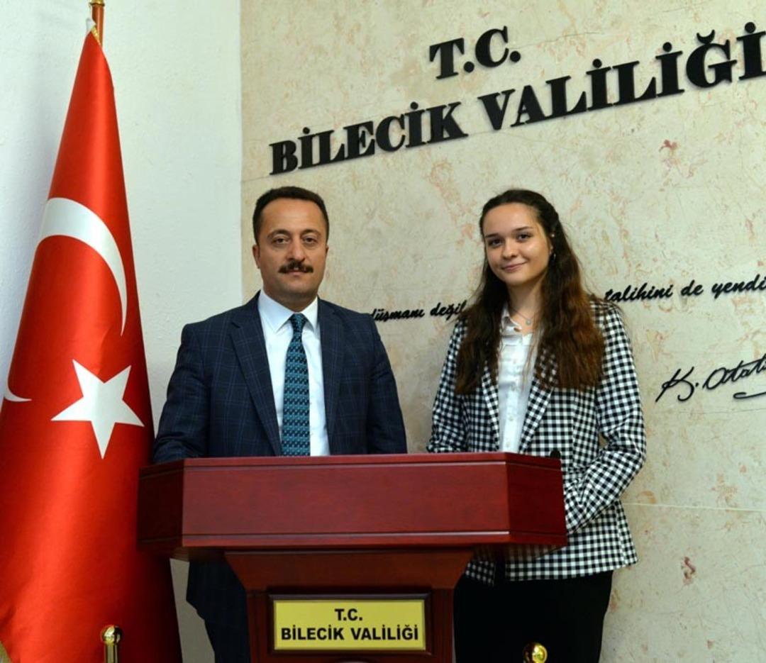 Bir g&uuml;nl&uuml;ğ&uuml;ne vali olunca hayali ger&ccedil;ekleşti