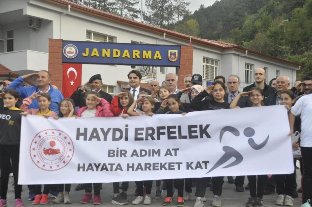 Erfelek&rsquo;te &ldquo;Bir adım, at hayata hareket kat&rdquo; y&uuml;r&uuml;y&uuml;ş&uuml;