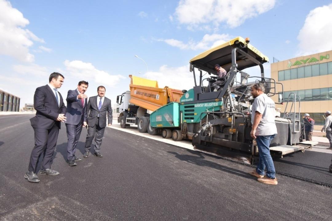 Başkan Kılca, sanayi b&ouml;lgelerindeki yol asfaltlama &ccedil;alışmalarını inceledi