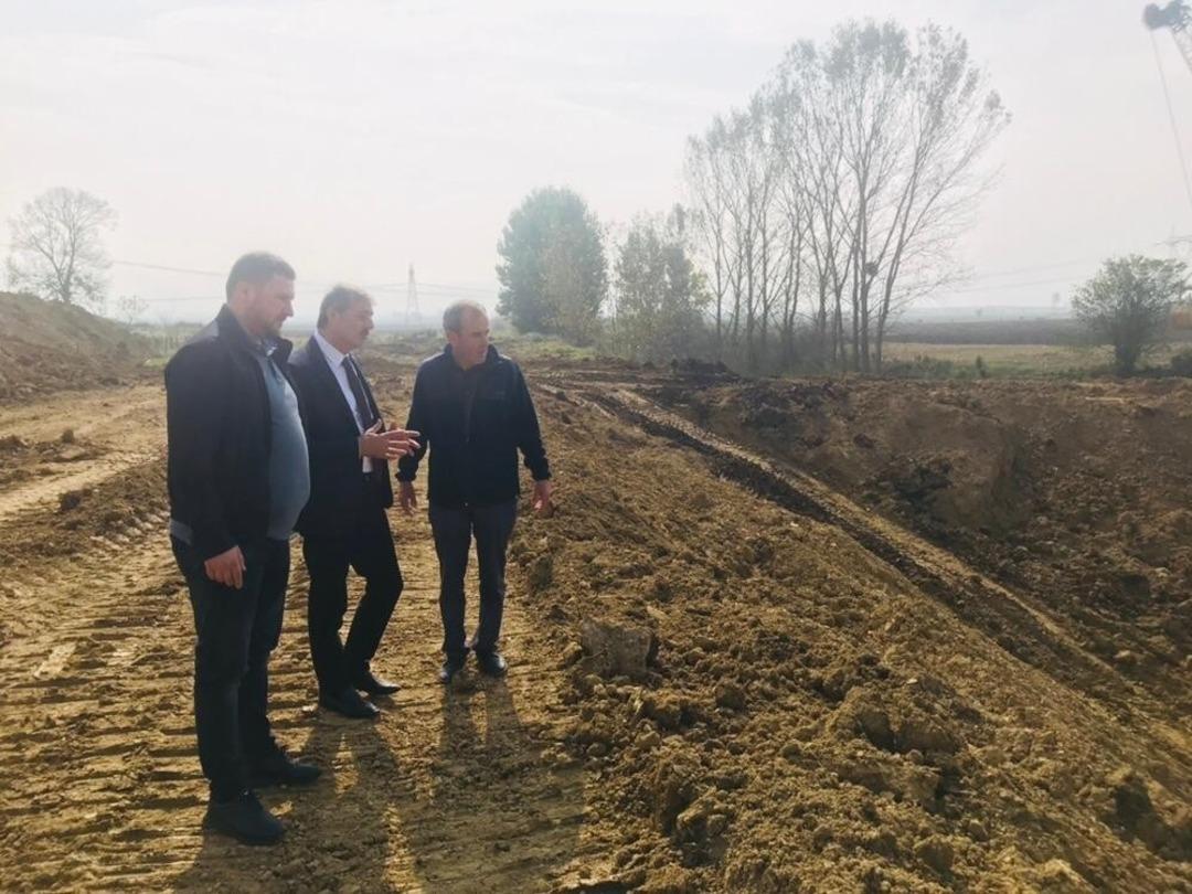 Başkan Alemdar, G&ouml;k&ccedil;e&ouml;ren Ovası&rsquo;nda devam eden &ccedil;alışmaları inceledi