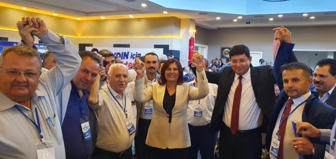 Başkan &Ouml;zcan, toplantıya katılan muhtarlara teşekk&uuml;r etti