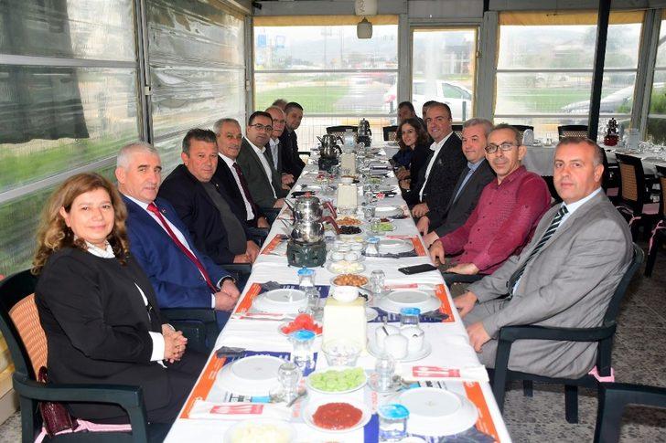 Başkan Erdoğan, mahalle muhtarlarıyla buluştu G1