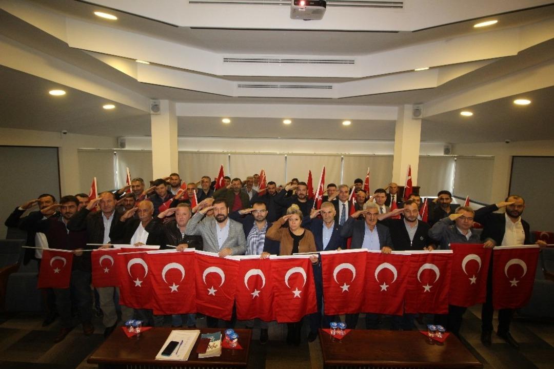 Sındırgı&rsquo;dan Mehmet&ccedil;iğe asker selamı