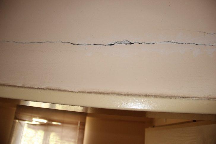 Yağış ve depremlerden sonra Acarlar’da evler çökmeye başladı G4