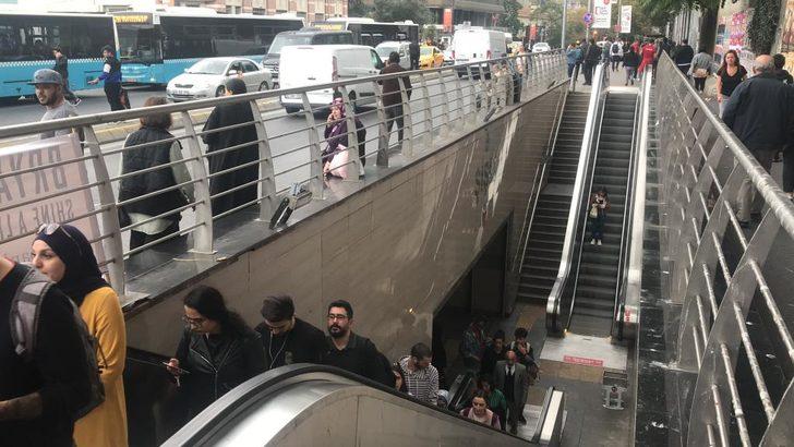 Şişli-Mecidiyeköy Metro İstasyonu'nda intihar girişimi (1) G1