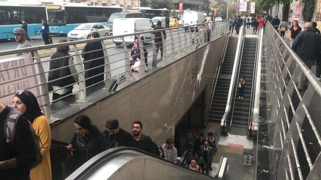 Şişli-Mecidiyeköy Metro İstasyonu'nda intihar girişimi (1)