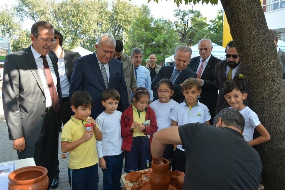 Başak Koleji &lsquo;Geleneksel Aydın G&uuml;nleri&rsquo; şenliği yapıldı