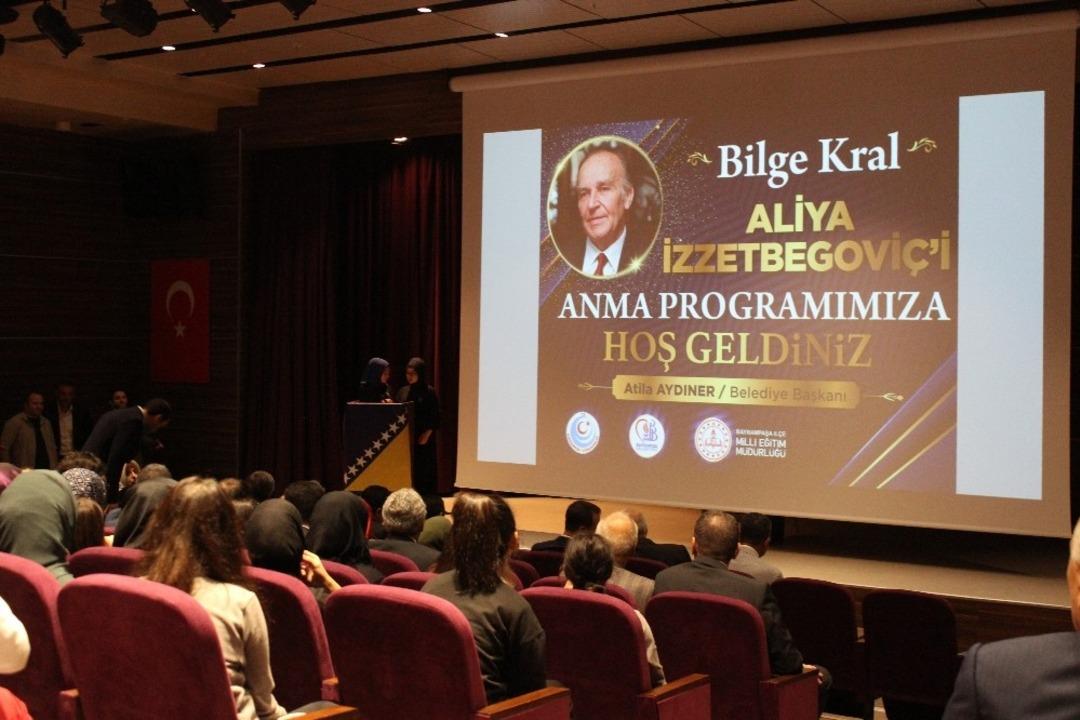 Aliya İzzetbegovi&ccedil;, &ouml;l&uuml;m&uuml;n&uuml;n 16&rsquo;ncı yılında Bayrampaşa&rsquo;da anıldı