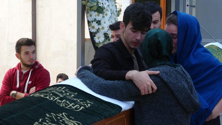 Baba ile oğlu aynı gün hayatını kaybetti G1