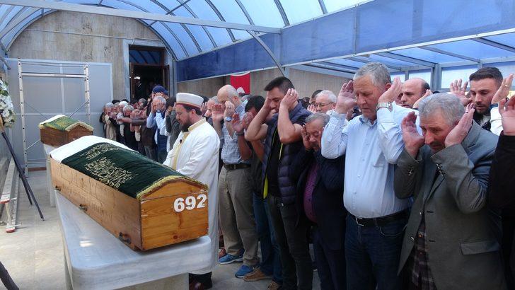 Baba ile oğlu aynı gün hayatını kaybetti G3