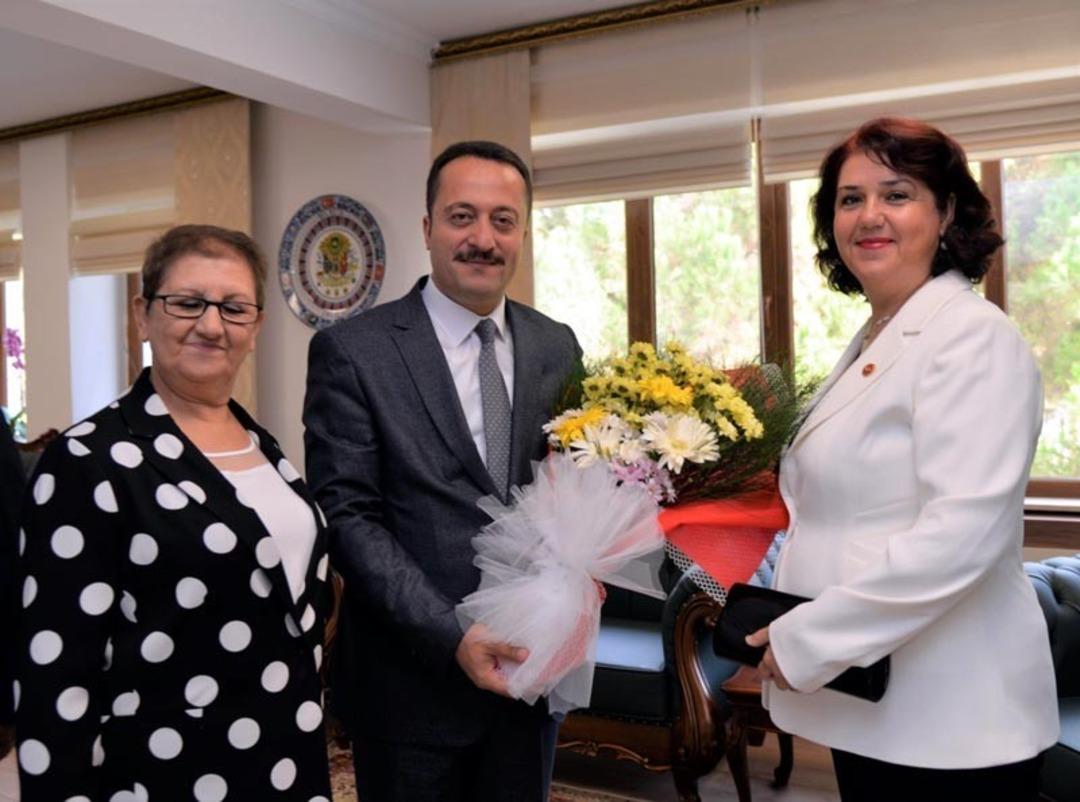 Vali Şent&uuml;rk muhtarlarla buluştu