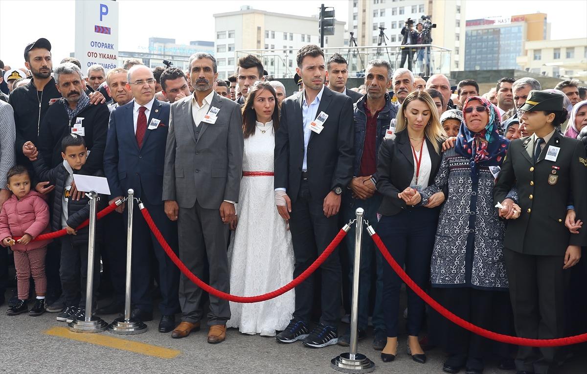 Barış Pınarı Harekatı şehidi Umut Coşkun'a acı veda! Gelinliğiyle son yolculuğuna uğurladı