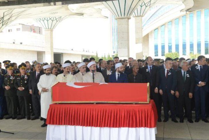 Barış Pınarı Harekatı şehidi Umut Coşkun'a acı veda! Gelinliğiyle son yolculuğuna uğurladı G2