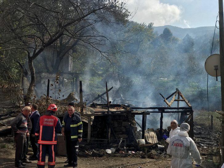 Sakarya'da çıkan yangında 3 yaşındaki çocuk hayatını kaybetti G2