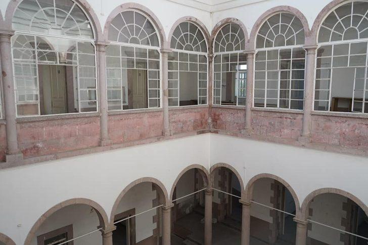 Eski Vergi Dairesi binası Ayvalık Belediyesi’ne verildi G4