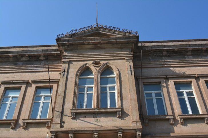 Eski Vergi Dairesi binası Ayvalık Belediyesi’ne verildi G5