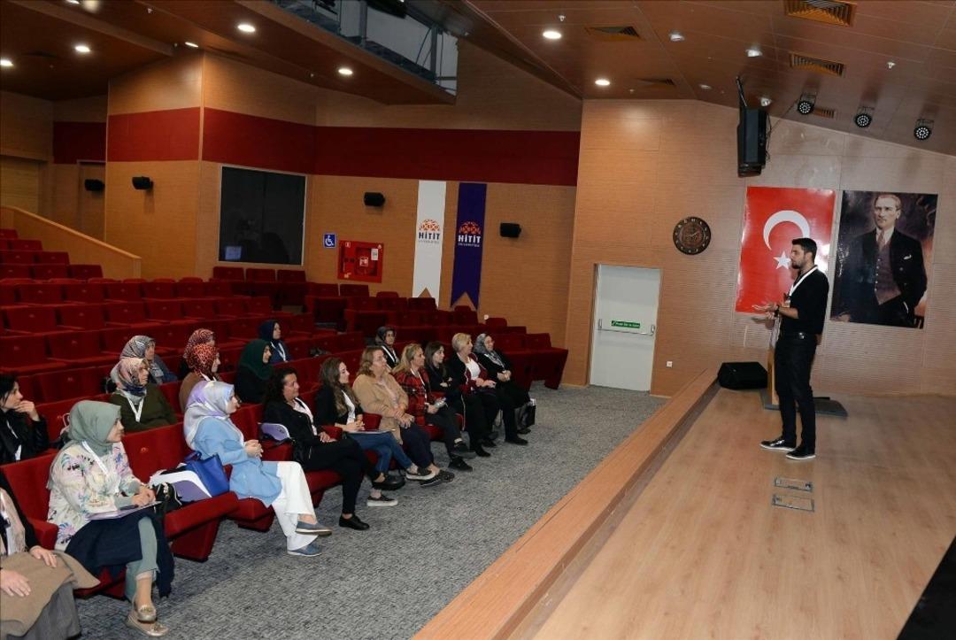 Hitit &Uuml;niversitesi kapılarını annelere a&ccedil;tı