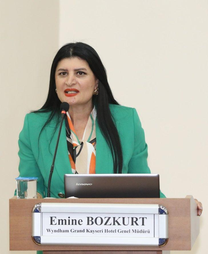 ERÜ Turizm Fakültesi’nde “Türkiye’de Konaklama Sektörünün Dinamikleri ve Geleceği” Konulu Açış Dersi Düzenlendi G3