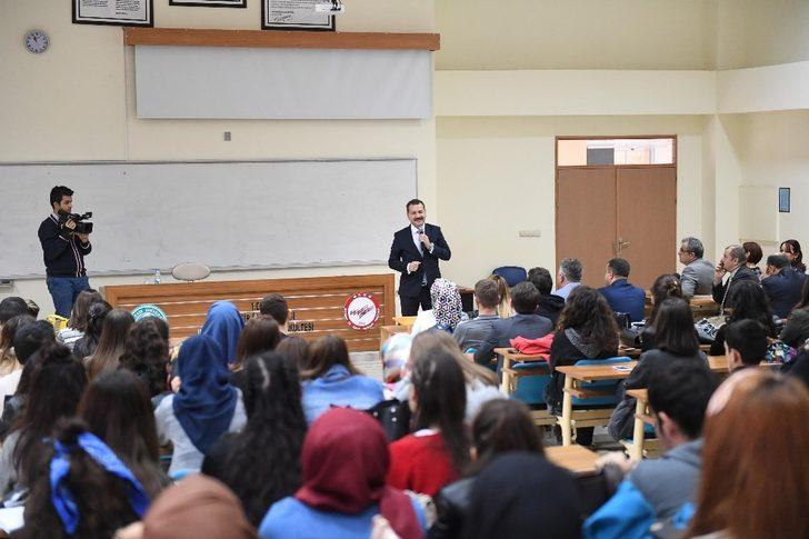 Başkan Yılmaz’dan yerel yönetimler dersi G4