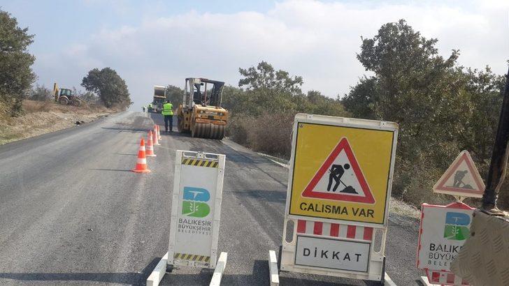 Kırsal mahallelerde yol bakım çalışması G1