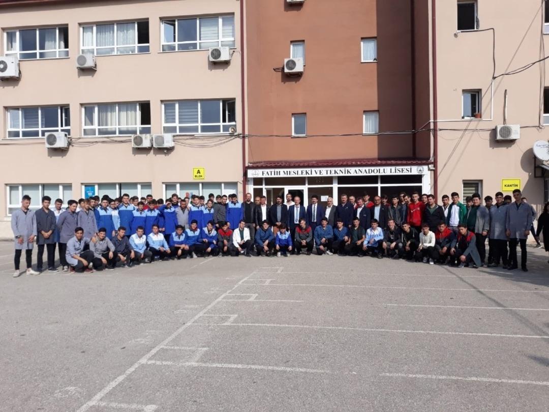 Rekt&ouml;r Sarıbıyık lise &ouml;ğrencileriyle buluştu