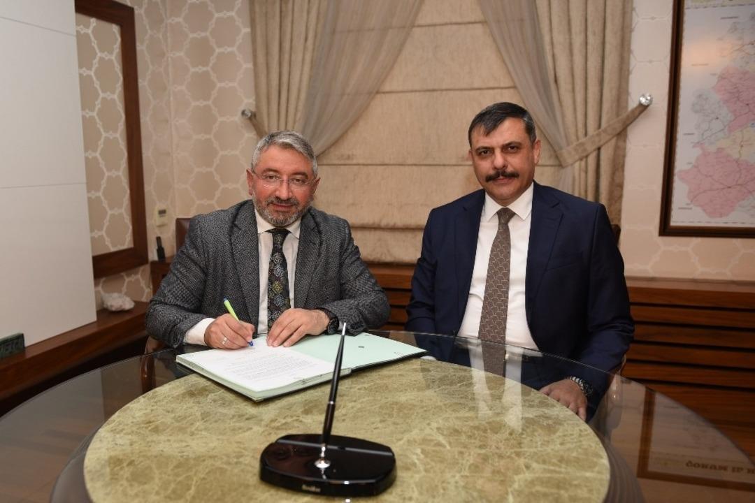 &Ccedil;orum&rsquo;da şehitlikler Belediye&rsquo;ye emanet