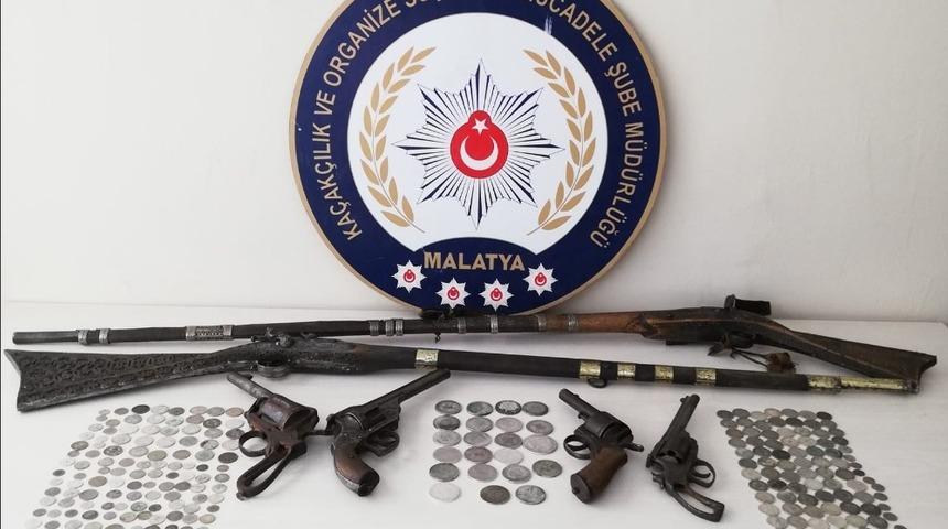 Malatya&rsquo;da 254 adet tarihi sikke ve ka&ccedil;ak i&ccedil;ki ele ge&ccedil;irildi