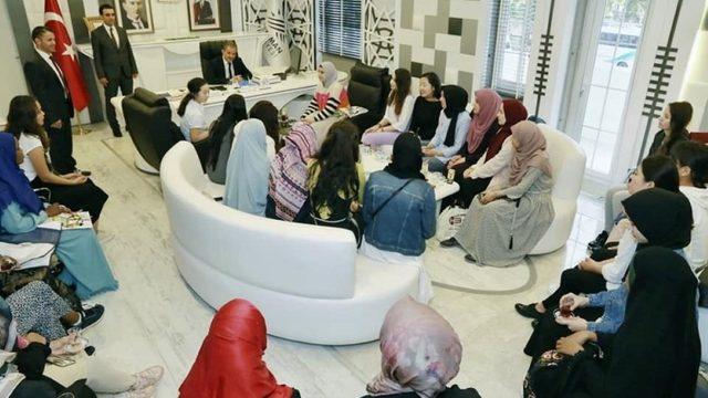 Kültür elçileri şehri gezip, kültürü tanıdı