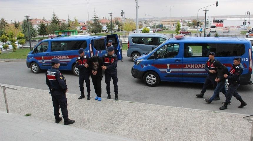 Karaman&rsquo;da hırsızlık yaptıkları ileri s&uuml;r&uuml;len 4 zanlı Konya&rsquo;da yakalandı