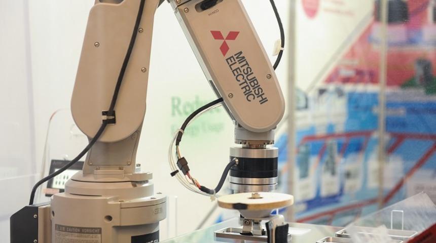 Mitsubishi Electric robotundan Türk kahvesi kramı!