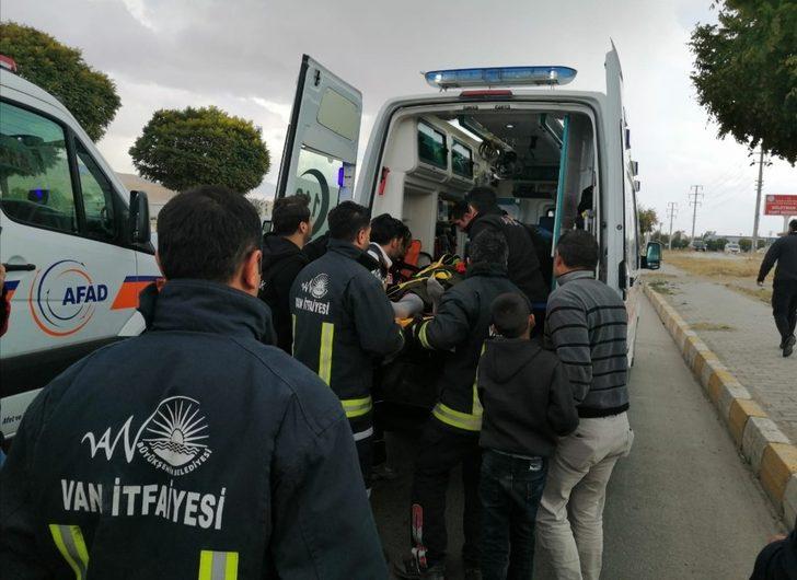 Van’da trafik kazası; 3 yaralı G1