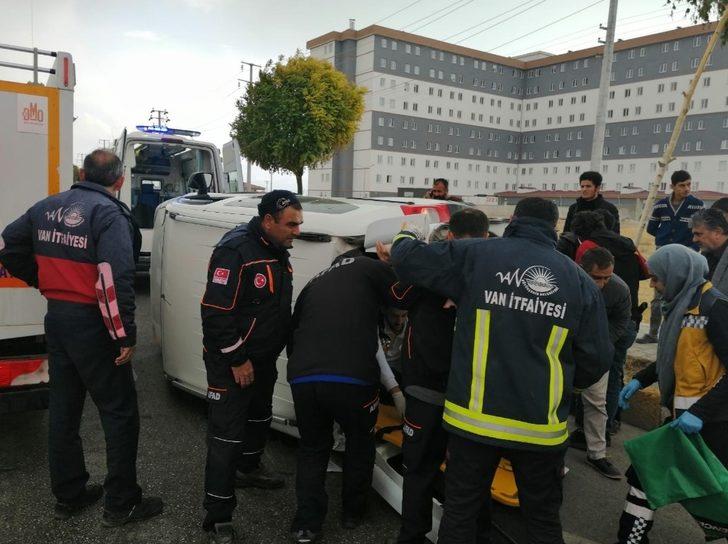 Van’da trafik kazası; 3 yaralı G2
