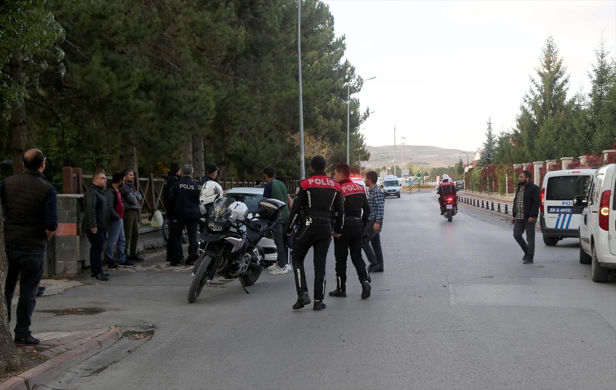 Şehrin g&ouml;beğinde korkun&ccedil; olay! Tartışma kanlı bitti