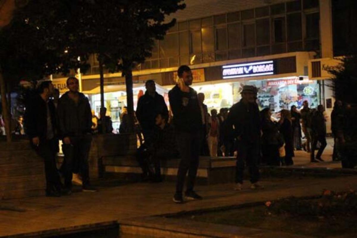 Hem korku hem de meraklı g&ouml;zlerle izlediler!