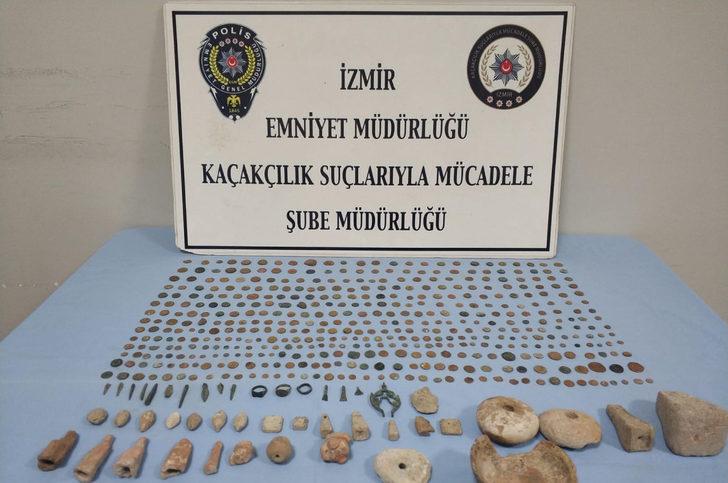 İzmir'de tarihi eser operasyonu! 496 parça ele geçirildi G1