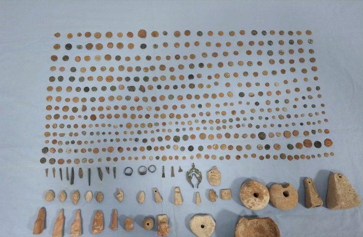 İzmir'de tarihi eser operasyonu! 496 parça ele geçirildi G2