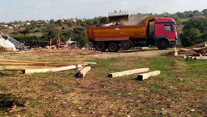 Yaşlı kadını yıkan karar! Yere kapanıp ağladı G5