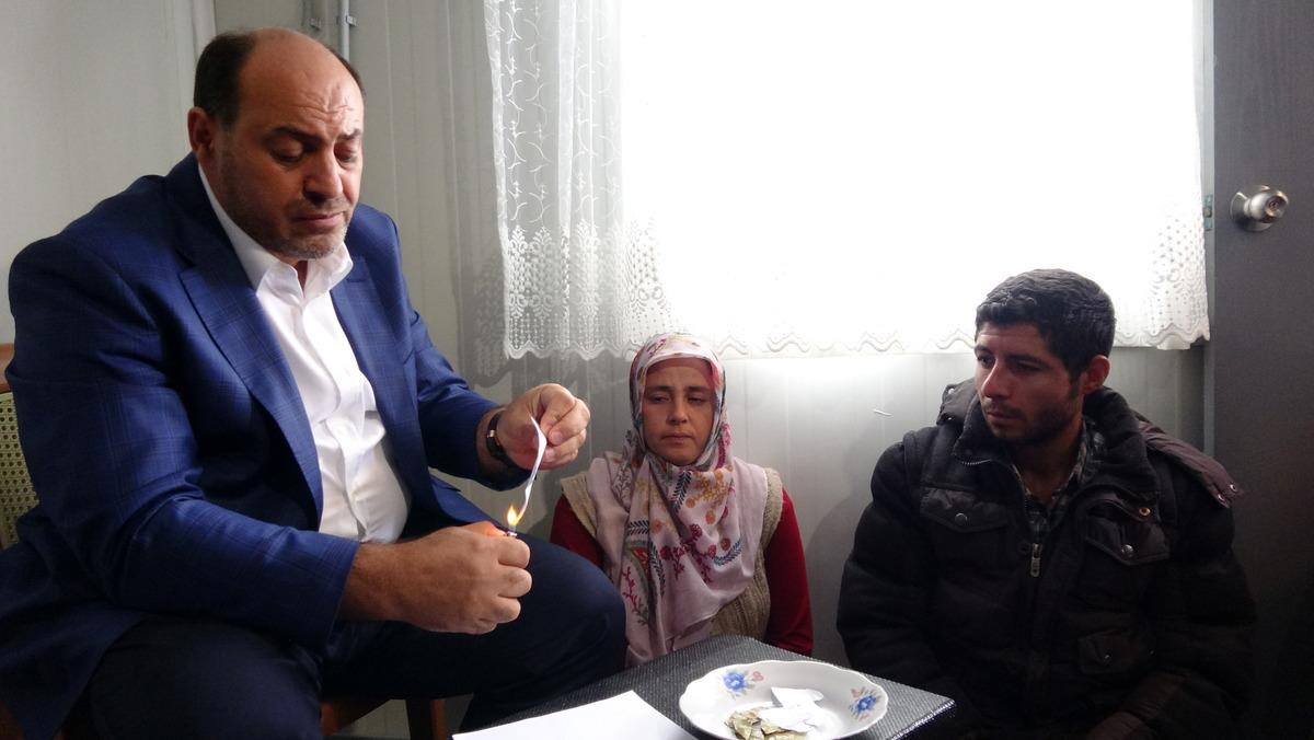 Evleri ve giysileri yanan aileye metafizik&ccedil;i ziyareti