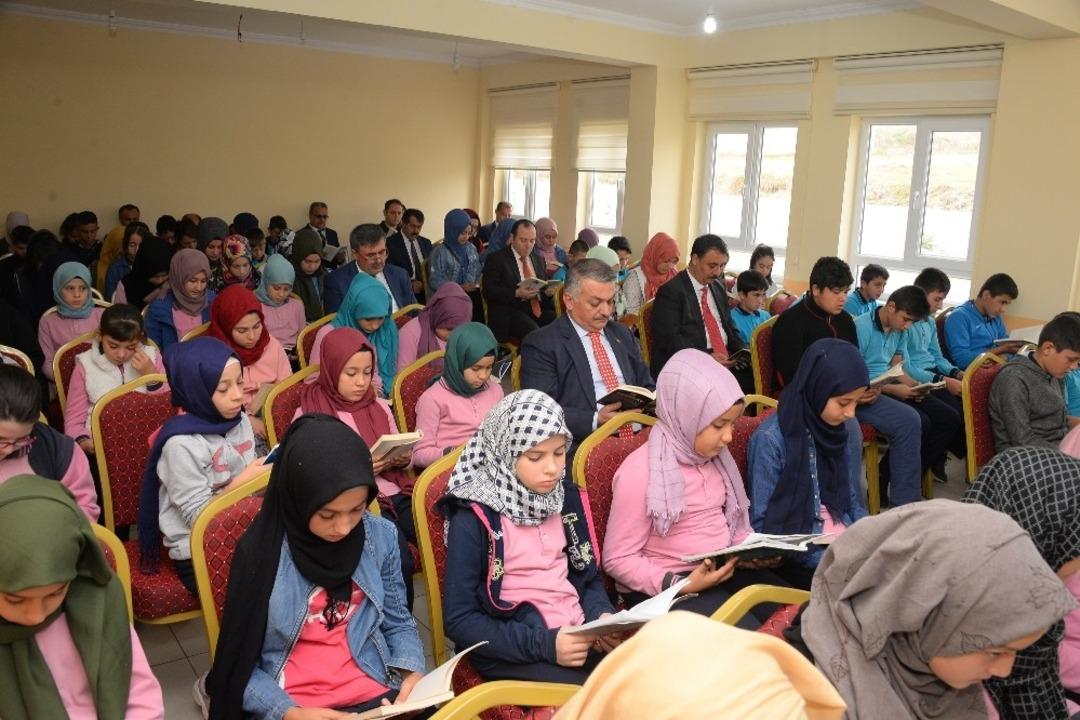 Vali Yazıcı, "T&uuml;m derslerde değerler eğitimine &ouml;nem verilmeli"