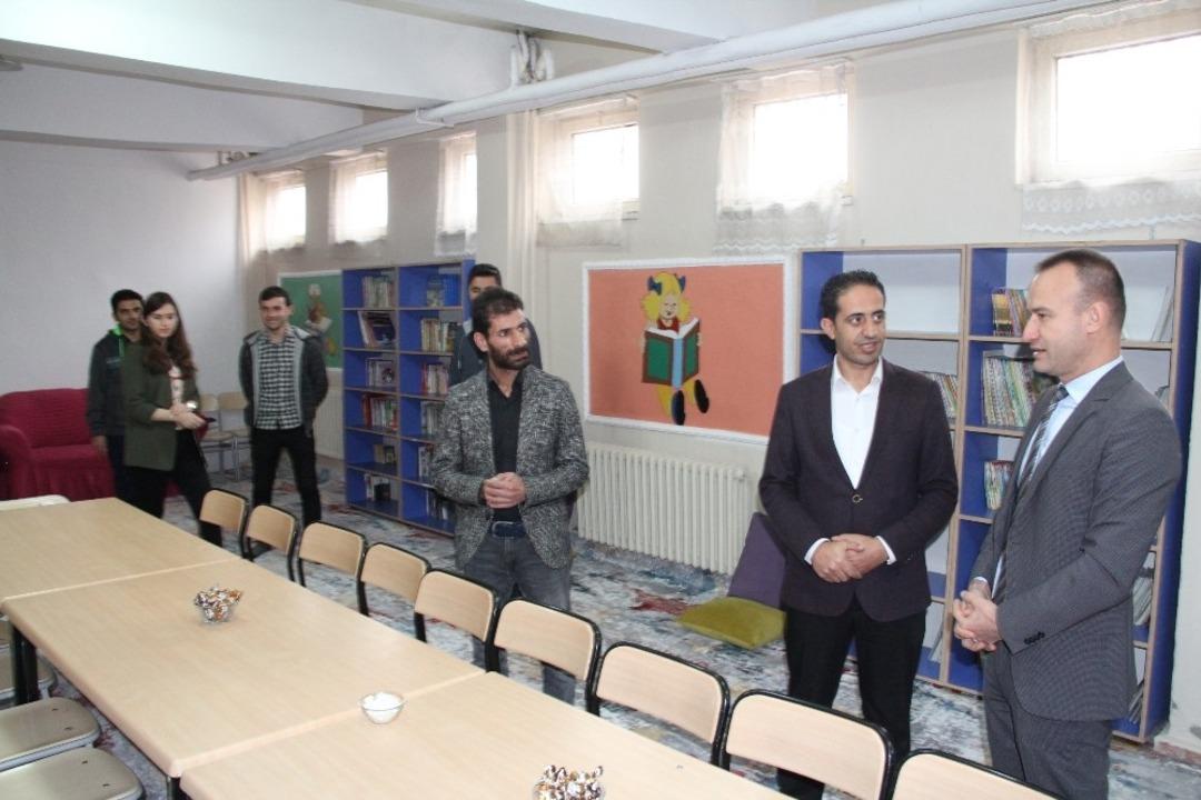 Ağrı İsmet &Ouml;meroğlu İlkokulunda k&uuml;t&uuml;phane a&ccedil;ılışı