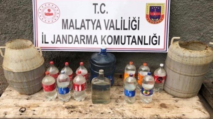 Bin litre ka&ccedil;ak rakı ele ge&ccedil;irildi