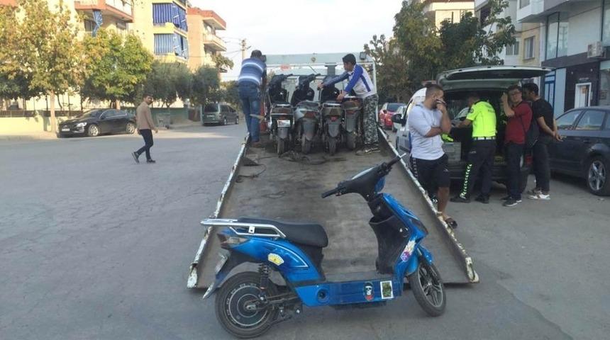 Salihli&rsquo;de polis motosikletlere g&ouml;z a&ccedil;tırmıyor