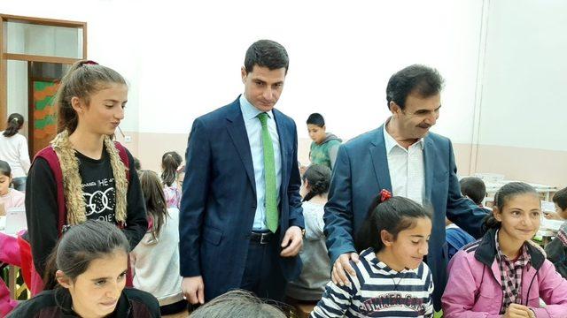 Pütürge Kaymakam Recep Aydın, okul denetledi