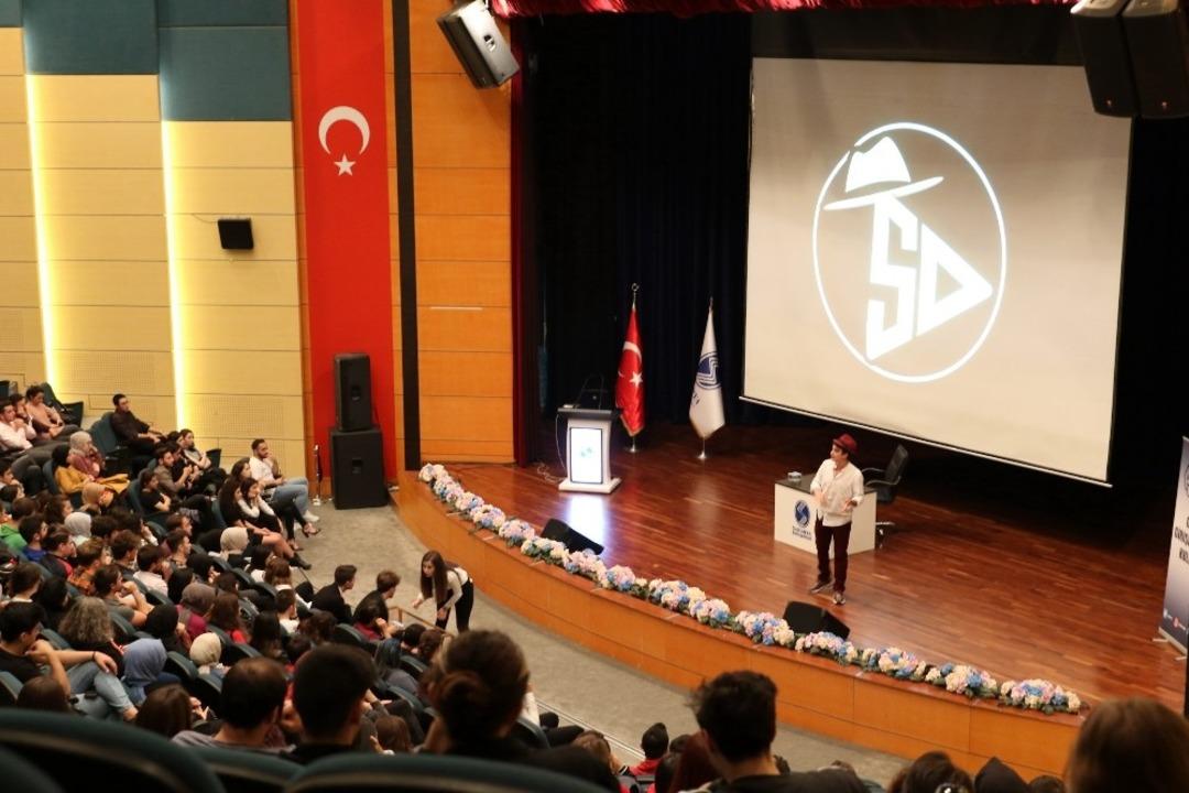 Girişimcilik zirvesi d&uuml;zenlendi