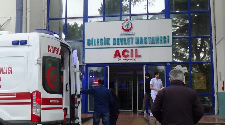 Bilecik’te kamyon ile minibüs çarpıştı, 1 yaralı