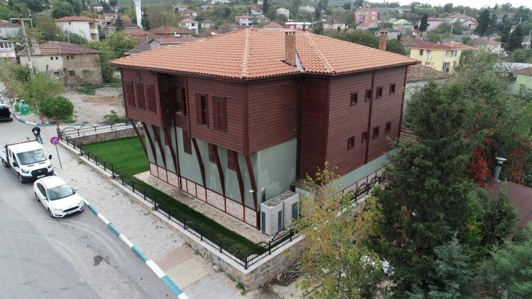 Tarihi Demirciler Konağının &ccedil;evresi d&uuml;zenlendi