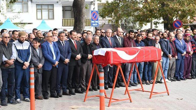 Görevi esnasında ölen itfaiye eri toprağa verildi