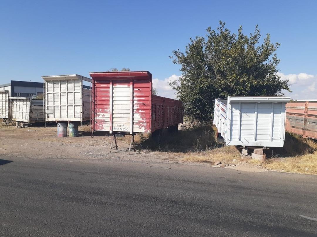 G&ouml;r&uuml;nt&uuml; ve &ccedil;evre kirliliğine neden olan hurda ara&ccedil;lar kaldırılıyor