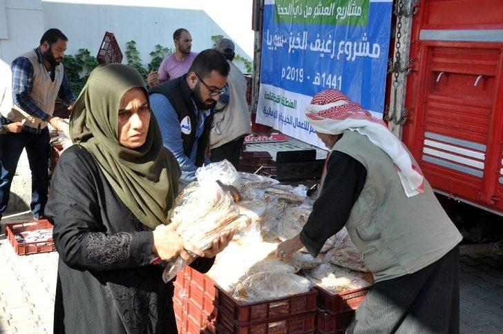 Sınırın sıfır noktasındaki mültecilere ekmek dağıtıldı G5