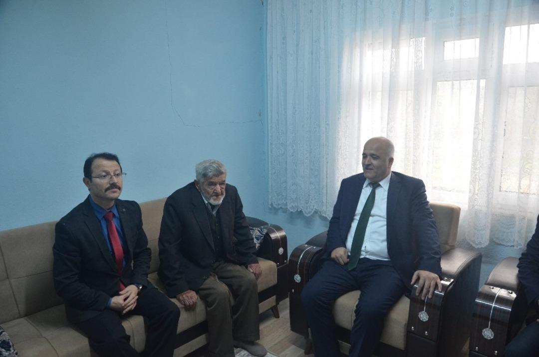 Emekli &ouml;ğretmen 94 yaşında hayatını kaybetti